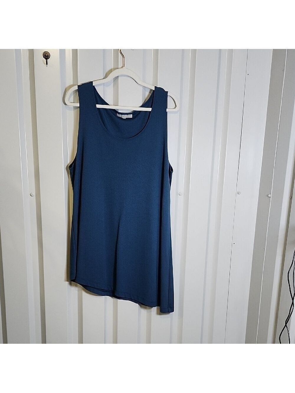 bryn Walker Women's Asymmetric Hem Teal Blue Tank Top Size Large Modal Blend EUC